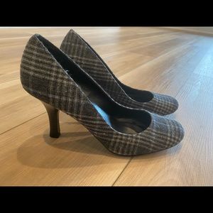 EUC Size 8 Style & Co Plaid Heels Pumps Shoes